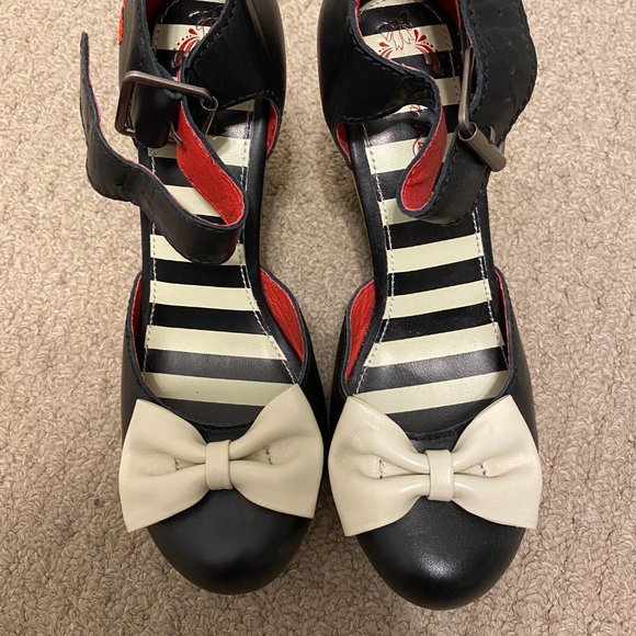 Lola Ramona Betty Black Heels - Picture 2 of 7